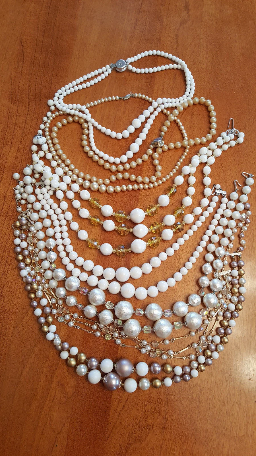 OFF WHITE Lotto 9 collane vintage bianche e bianche con perline Giappone Germania Hong Kong