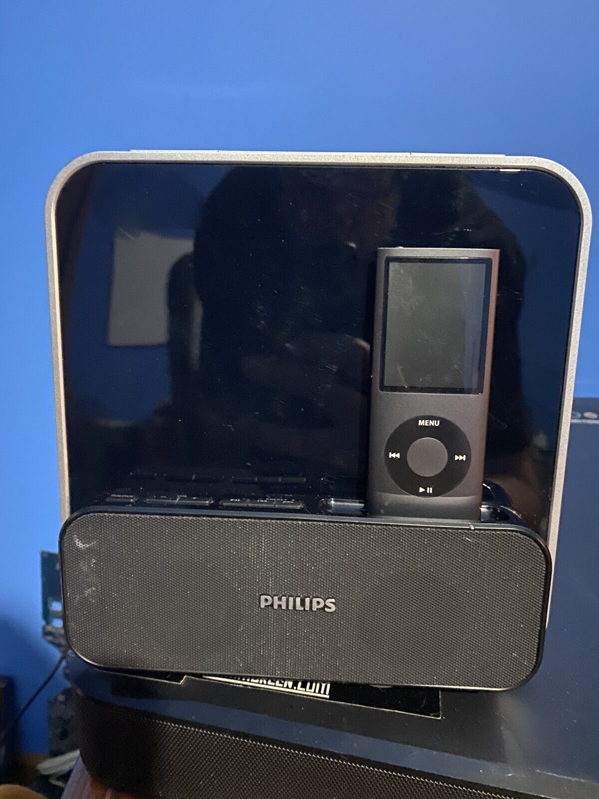 Light legislation Premise Philips Dc315/37 Speaker System for 30-pin Ipod/iphone With LED Clock Radio  for sale online | eBay