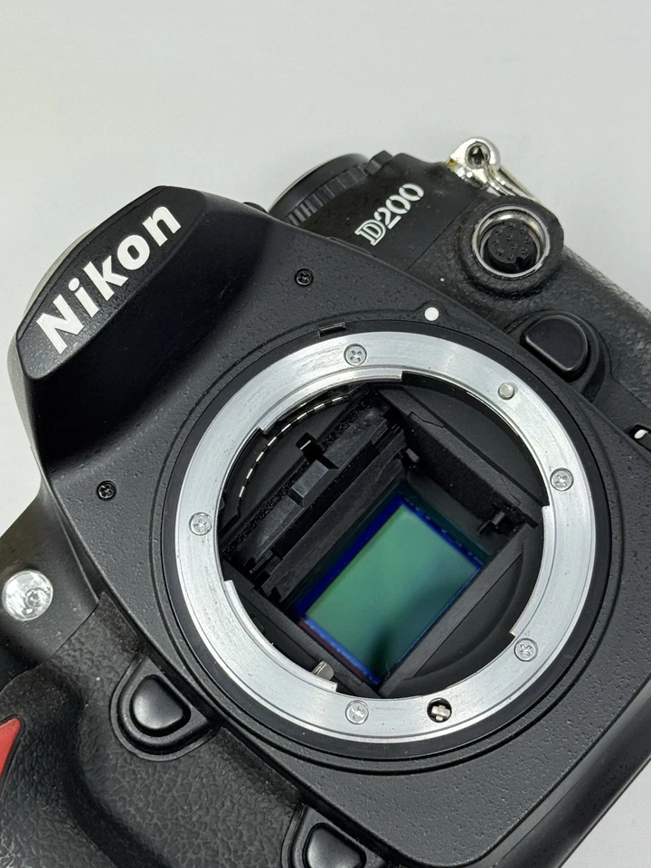 Kit de inicio de lente Nikon D200 + Nikkor AF-S 24-85 mm f3,5-4,5 G ED IF Foto 4 de 4