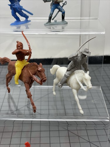 Vintage lot of 1960’s Hong Kong Toy figures Cowboys, Indians, Horses 45mm - Picture 4 of 11