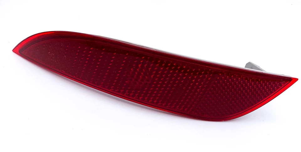 Panel reflector de parachoques trasero rojo del lado del conductor para Ford Focus Hatchback 2015-2018 Foto 3 de 4