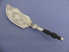 Alter Fischvorleger - mit Fischer - Fischvorlegemesser  - versilbert