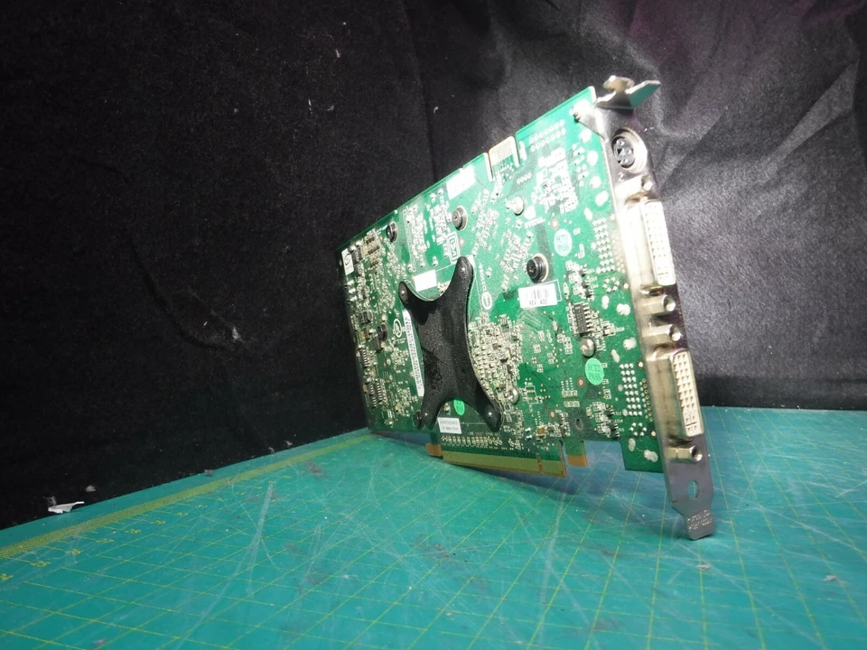 T9099 Dell NVIDIA Quadro FX3450 FX 3450 2x DVI 256MB DD Graphics Video Card - Image 2 of 4