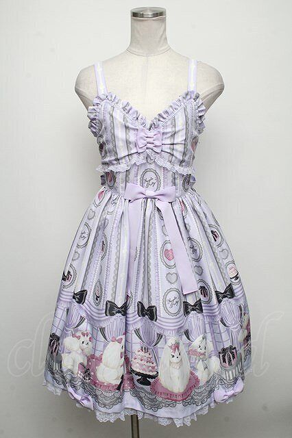 Introducing the Princess Puppy, featuring charming puppy prints and elegant  lace details!! 🐶Princess Puppy Jumperskirt - Grey🐶 💌Dolly Heroine Ribbon  Headdress - Black💌 💖Sweet Actress Lace Gloves - Black💖 💗Dreamy Twinkle  Shoes -