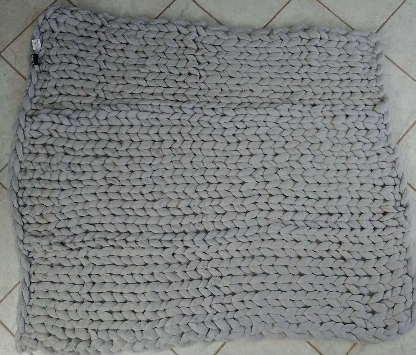 Chunky Knit BlanQuil Lite Premium Blanket Light Gray 70x50 Jumbo Yarn