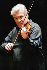Pinchas Zukerman Violinist signed 8x12 inch photo autograph Pinchas Zukerman Violinist signed 8x12 inch photo autograph