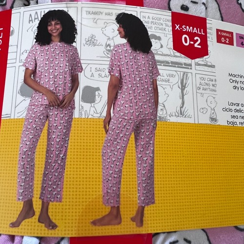 Peanuts Damen Größe XS Schlafanzug Snoopy 2-teiliges Set Kurzarm Shirt und Hose - Bild 5 von 10