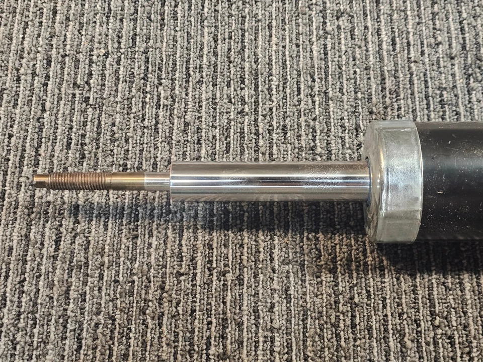 Amortiguador trasero izquierdo o derecho TRW JNT5234S para Dodge Durango 2011-2015 Foto 4 de 4