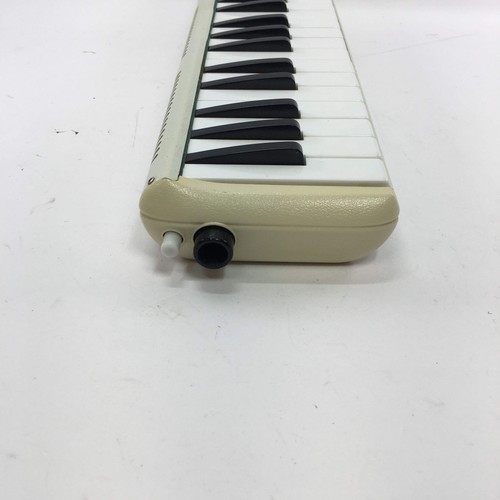 Tokai Pianica 34A Vintage Melodica, Tested and Working, w/ Hard Carry Case - Picture 5 of 17