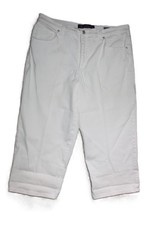 Gloria Vanderbilt Amanda Capri Shorts Women's Size 14 White Embroidered