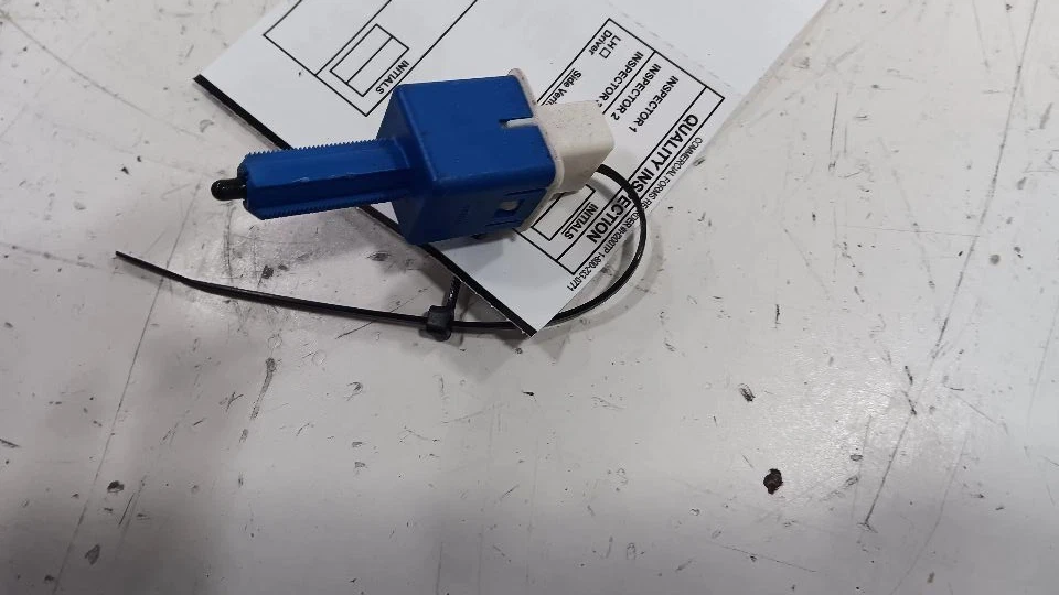 Interruptor de pedal de freno Acura RDX 2016 2017 2018 Foto 2 de 4