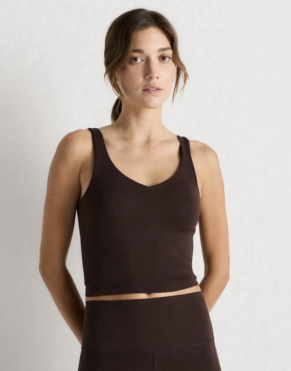 Quince Ultra-Form Black V-Neck Cropped Wide Strap Tank Top - L