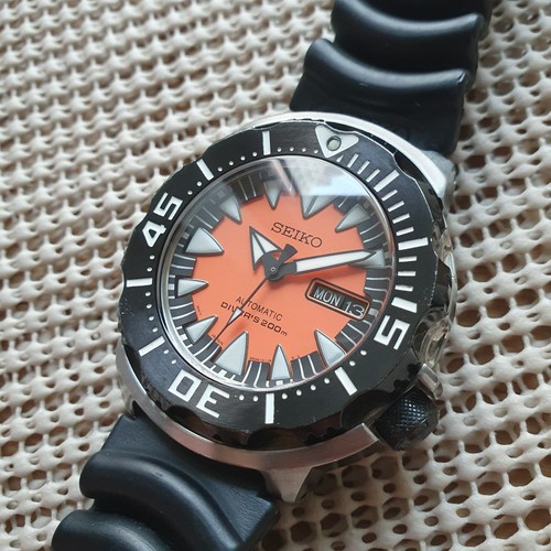 Seiko SRP315 Monster Black Orange Automatic Diver’s 200m watch .0203 - Picture 2 of 8