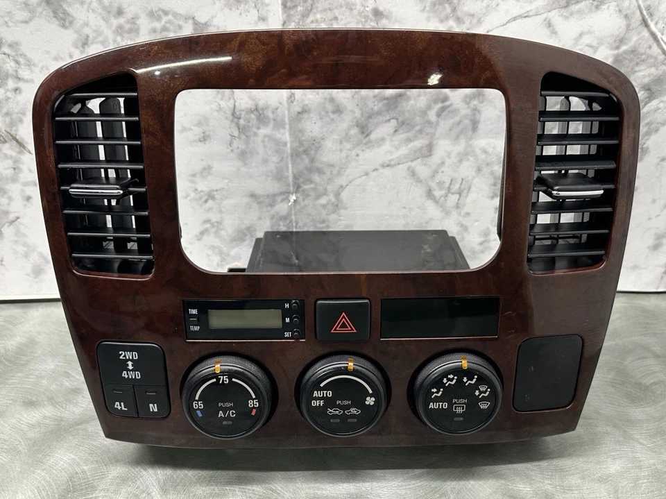 SUZUKI XL-7 XL7 OEM FRONT WOOD BEZEL AC CLIMATE CONTROL 2WD/4WD SWITCH PANEL - Image 2 of 4