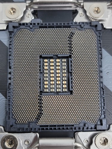 Placa madre MSI X299 Tomahawk Intel LGA 2066 DDR4 ATX - Imagen 4 de 7