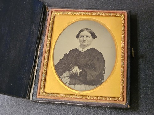 Sixth Plate Cased Antique Ambrotype Portrait 19th Century Stern Victorian  Woman - Picture 2 of 7