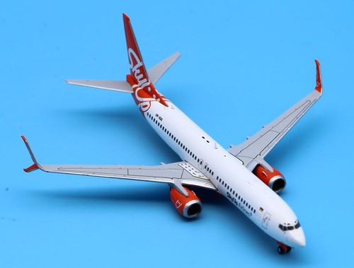JC Wings 1:400 SkyUp Airlines Boeing 737-800 modello jet pressofuso aereo UR-SQG - Foto 6 di 13