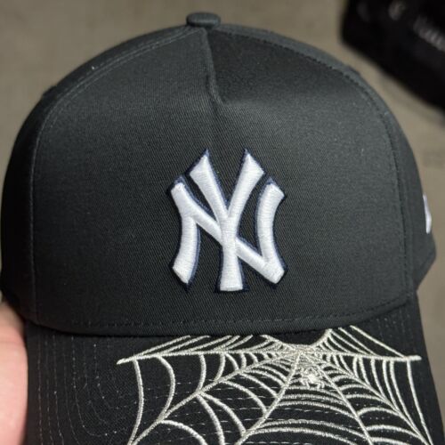 Cappello Snapback Nuovo con etichette Nero New York Yankees Spider Web 9Forty New Era Regolabile 5 P - Foto 3 di 7
