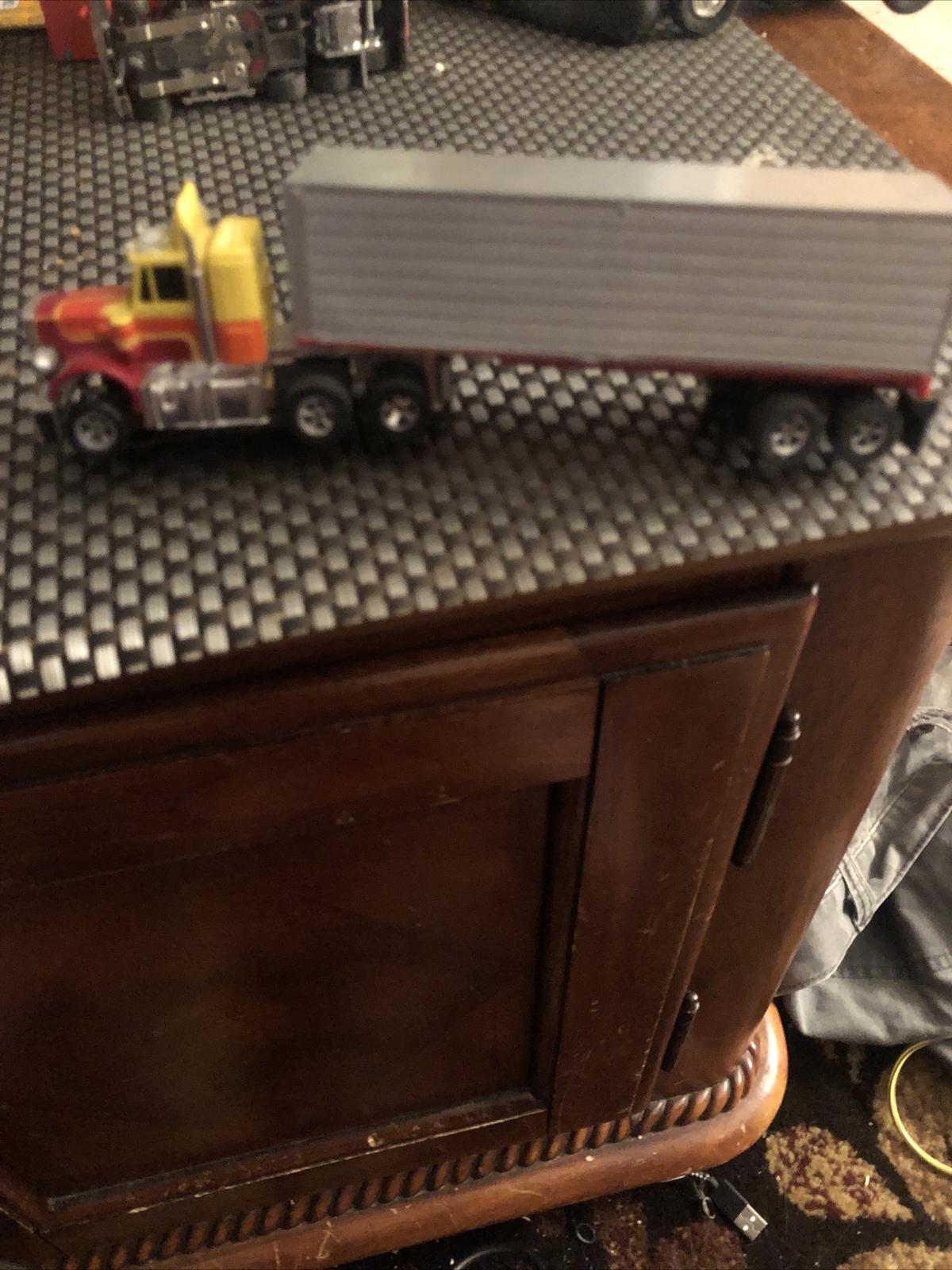 6w HO scale slot racing car Aurora AFX Semi Truck & Trailer Slot CAR