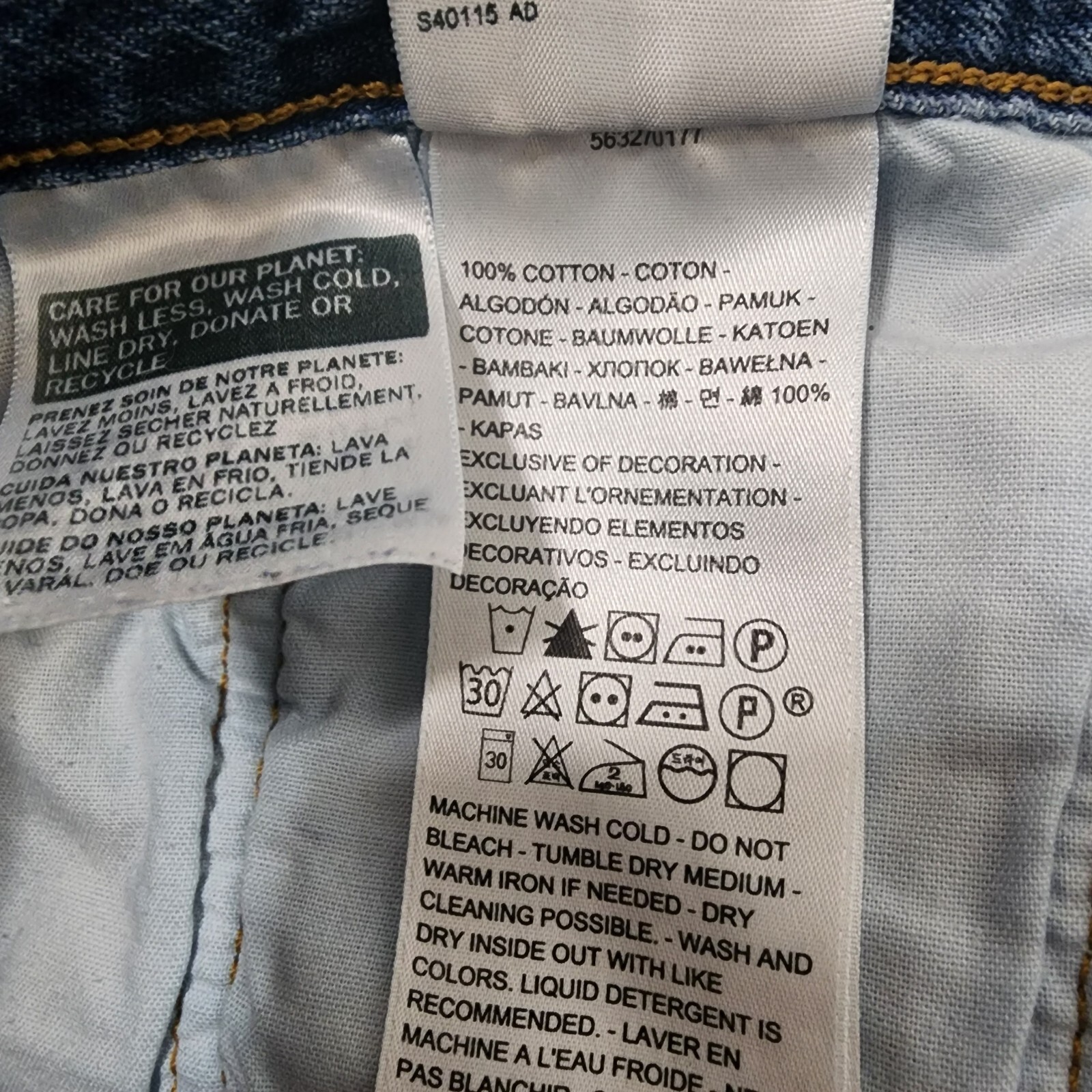 Levis Button Closure Distressed Denim Shorts Size… - image 5