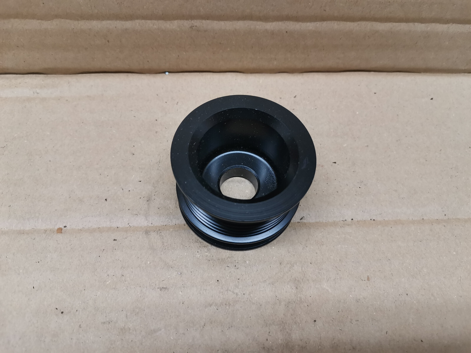 Poulie alternateur Golf IV anti vibration pour moteur essence 1.6