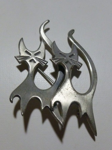 RARE STYLE- BEAU STERLING SILVER TWO CAT FELINE 2" BROOCH PIN