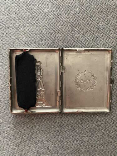 Vintage Cigarette Case USSR Monument Warrior with Sword 1945 Metal Soviet Star - Picture 3 of 3