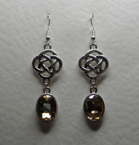 PENDIENTES REDONDOS NUDO CELTA CHAPADOS EN PLATA OSCURA FACETADOS AMARILLO CITRINO VIDRIO OVALADO - Imagen 5 de 6