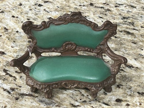 Miniature ceramic furniture set - Picture 10 of 20