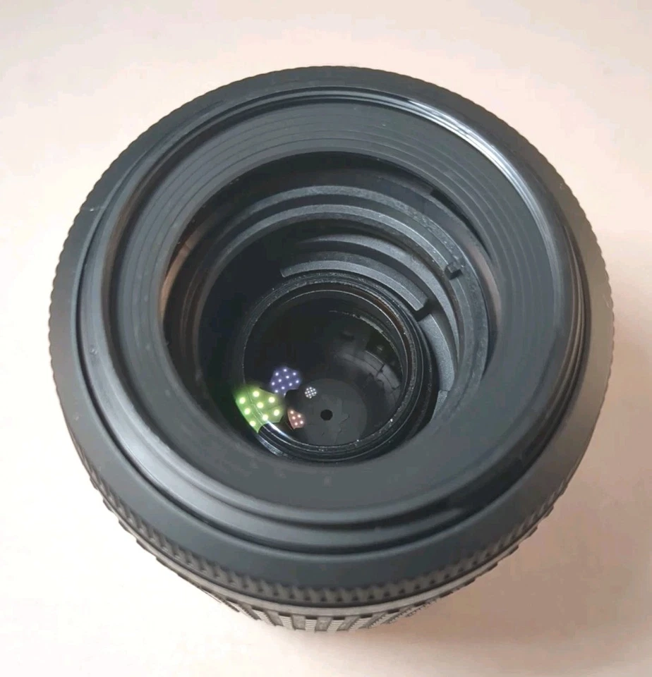 Nikon NIKKOR Zoom AF-S DX VR IF A/M G ED 55-200mm f/4.0-5.6 Lens, Pouch, Manual - Image 4 of 4