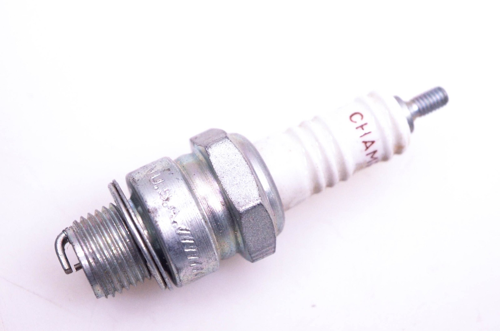 Champion L-4G Sparkplug NOS