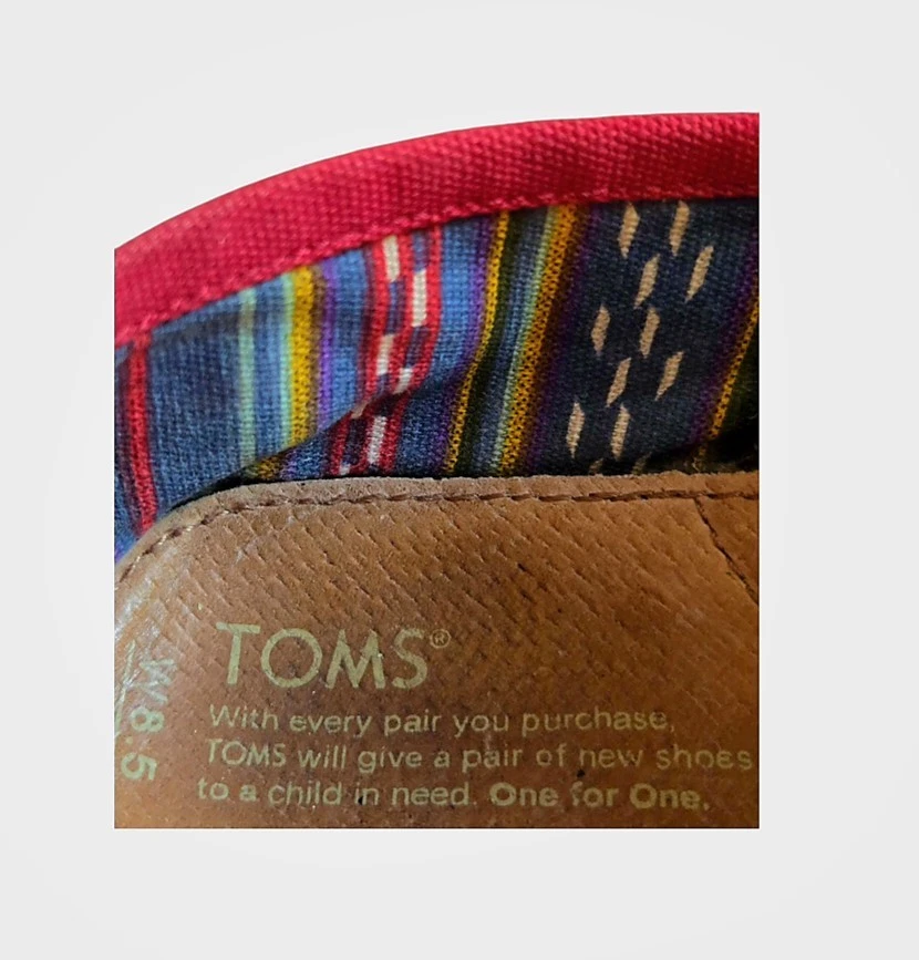 Zapatos planos informales de lona sin cordones rojos Toms Classics para mujer talla 8,5 EE. UU. Foto 3 de 4