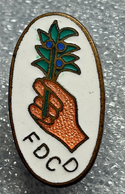 VINTAGE F.D.C.D. HANDHALTENDE ZWEIG BEEREN UNBEKANNT OVALE EMAILLE ANSTECKNADEL ABZEICHEN