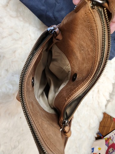 Cartera bandolera de cuero camel Lucky Brand - Imagen 5 de 7