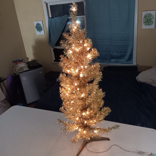 Vintage Aluminum Tinsel Christmas Tree 4 feet With Stand and lights Silver Gold - Picture 11 of 15