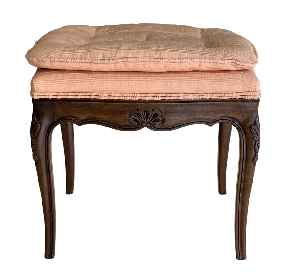 Taburete Kindel Bunching estilo provincial francés ~ 2 disponibles Foto 3 de 4