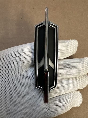 NOS 1972 Oldsmobile Toronado Grille Hood Emblem 231218 Ornament Badge Rocket - Picture 17 of 24