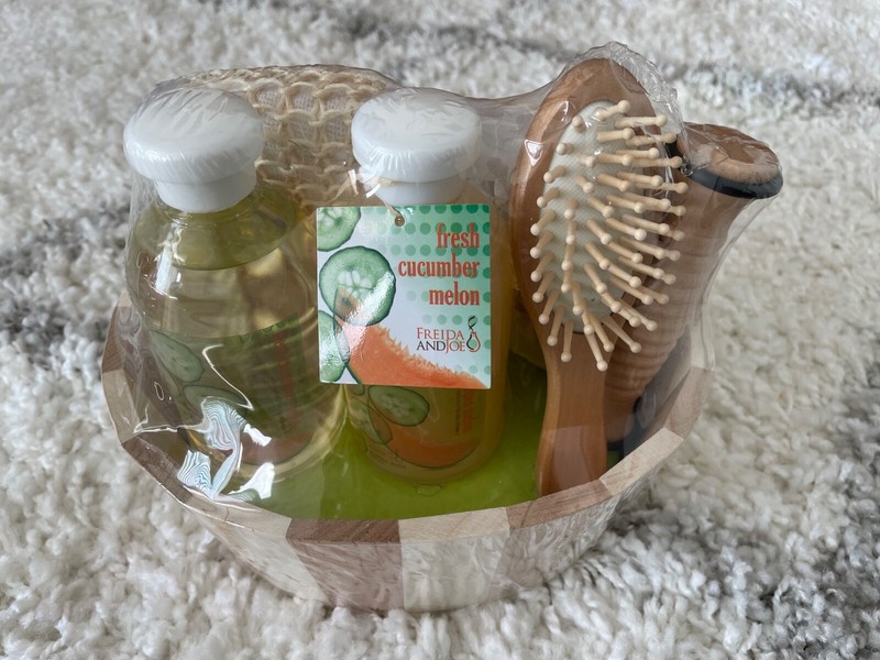 Freida and Joe Bath Basket Gift Set