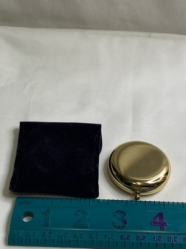 Vintage ESTEE LAUDER Compact Mirror Goldtone With Velvet Case - Picture 8 of 9