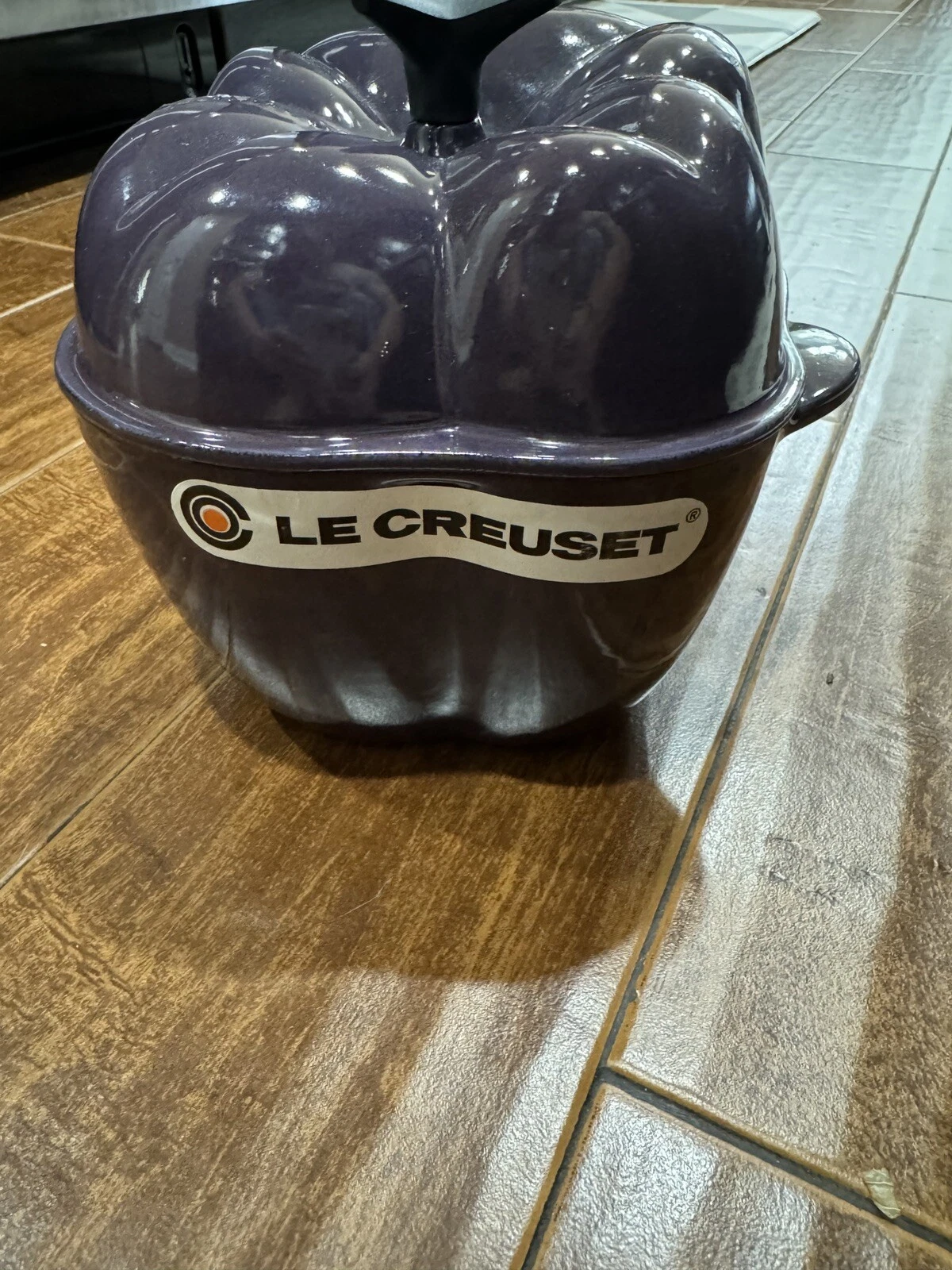 Le Creuset Aubergine 2.25Qt Bell Pepper Enamel Cast Iron SUPER RARE!!