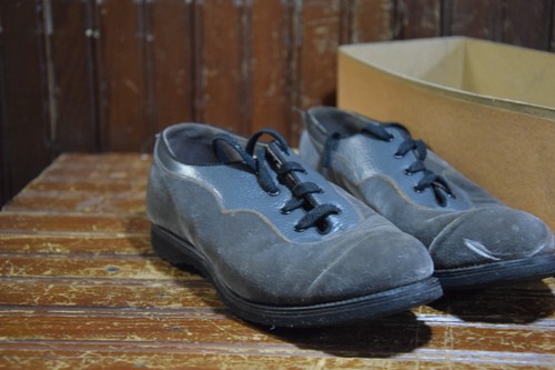 HOOD TIRES CHILD LIFE LEATHER SUEDE CHILDREN'S SHOES BOX VINTAGE 1920s FOOTWEAR - Picture 3 of 24