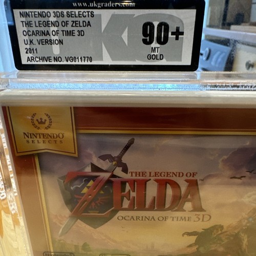 The Legend of Zelda Ocarina of Time Nintendo 3ds game Graded 90+ UKG Rare - Picture 2 of 5