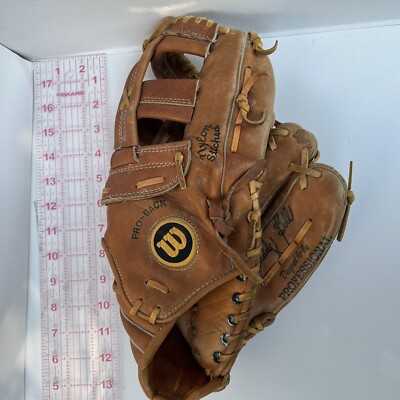 Wilson Pro Model A2215 Buddy Bell 12  Right Handed Thrower Baseball Glove VG+