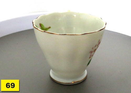 Vintage Saji Japan fine china small floral cup 5.5 cm - Picture 2 of 6