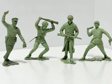 VINTAGE 1963 LOUIS MARX & CO. WWII PLASTIC RUSSIAN TOY SOLDIERS 6"