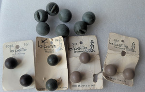 La Petite - Vintage Grey Brown Tan Ball Buttons - Some On Cards 