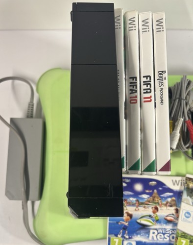 Console Nintendo Wii in scatola e Wii Fit Board, inclusi 6 giochi, accessori. - Foto 2 di 7