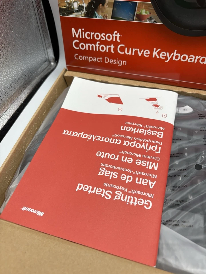 Microsoft Comfort Curve USB Wired Keyboard 2000 UK 105 Key Layout BRAND NEW VGC - Image 2 of 4