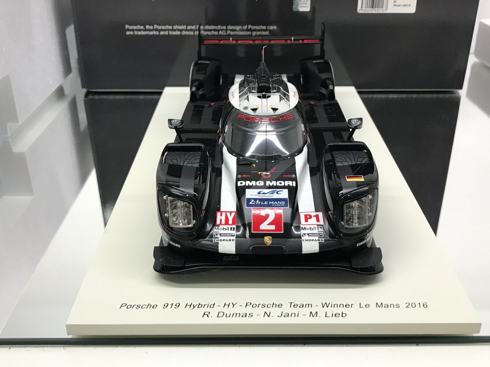 Foto 10 di 21