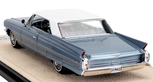 wonderful resin-modelcar 1/43 CADILLAC COUPE DE VILLE 1962 - newportbluemetallic - Picture 2 of 6